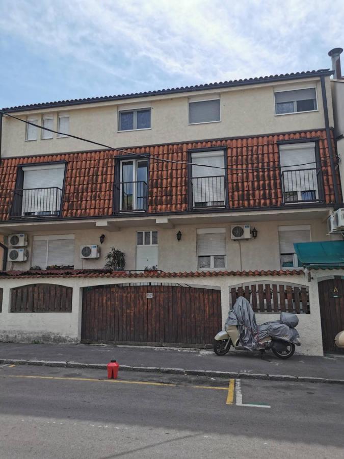 Agape Downtown Διαμέρισμα Βελιγράδι Εξωτερικό φωτογραφία